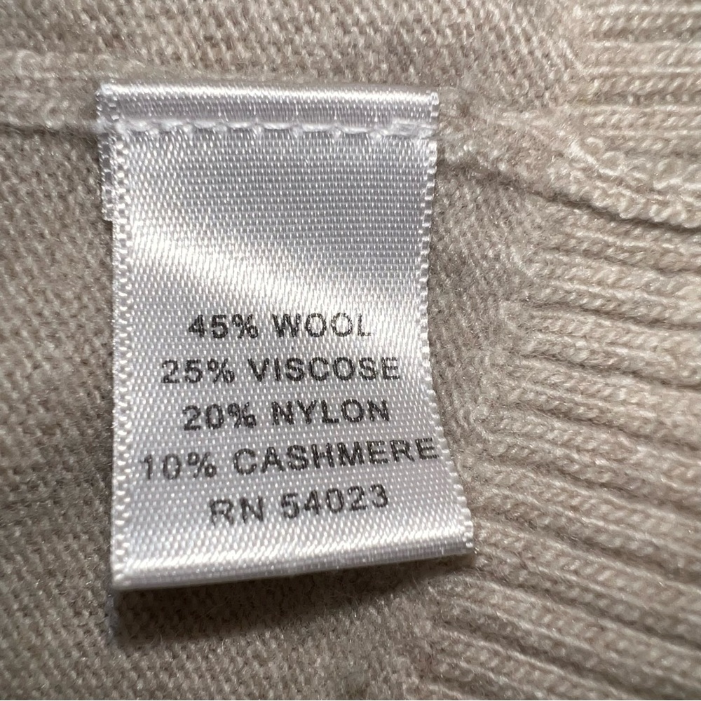 Banana Republic Luxury Cashmere Blend Sweater Size Medium - Picture 7 of 9